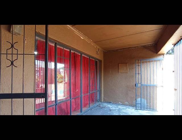 3 BEDROOM HOUSE FOR SALE IN ELSBURG